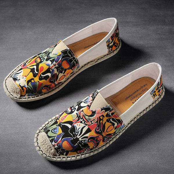 Alkalmi férfi mokaszin színes nyomattal