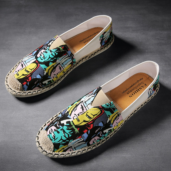 Alkalmi férfi mokaszin színes nyomattal