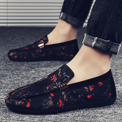 Modern textil mokaszinok fém elemmel