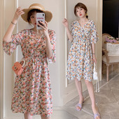 Rochie de actualitate pentru gravide cu decolteu in V si model floral