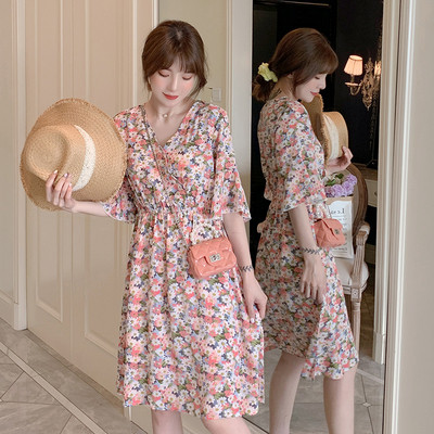 Rochie de actualitate pentru gravide cu decolteu in V si model floral