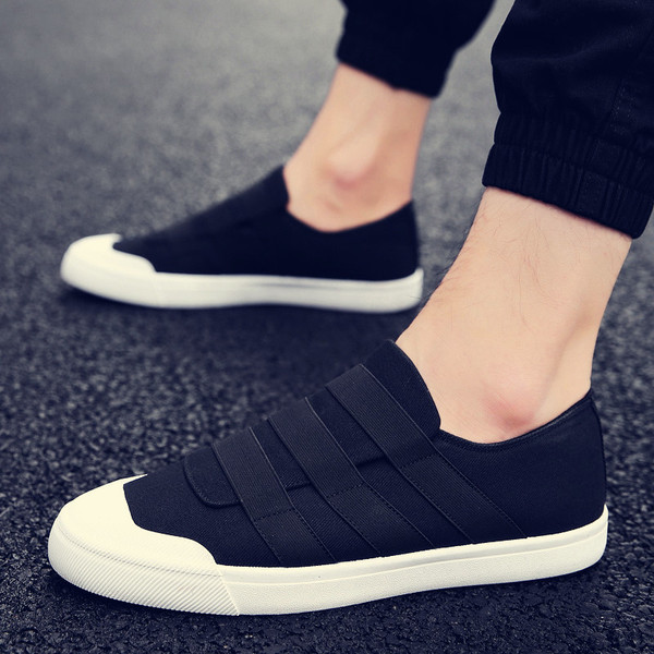 Vabaaja tekstiilist mokassiinid