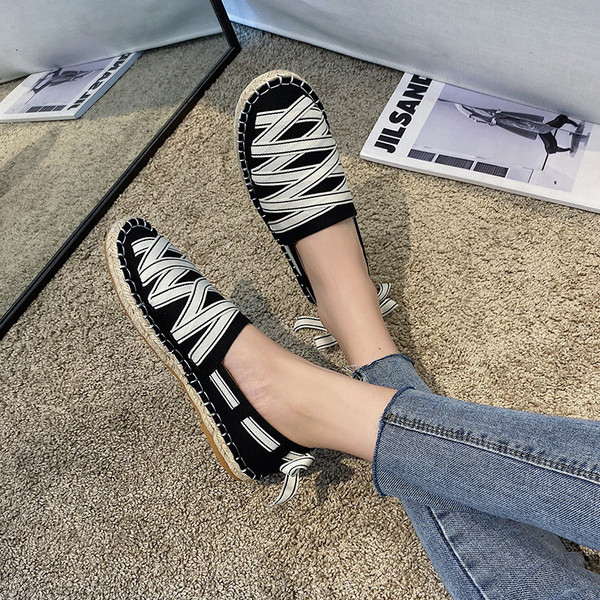 Γυναικείες μοκασίνια με κορδόνια