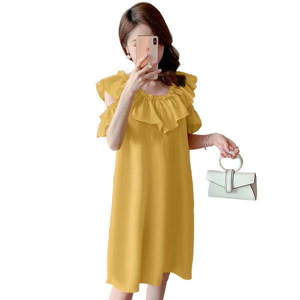 Moodne kleit rasedatele paljaste õlgade ja lokkidega