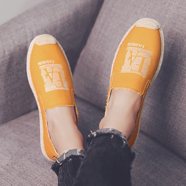 Casual meeste tekstiilist mokassiinid tikandiga