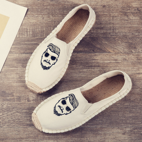 Ανδρικά μοκασίνια με κέντημα