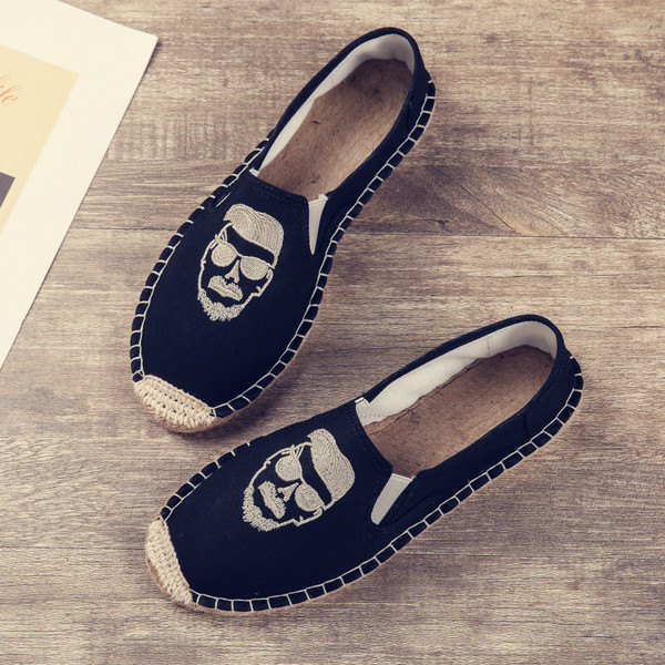 Ανδρικά μοκασίνια με κέντημα