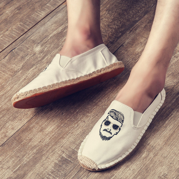 Ανδρικά μοκασίνια με κέντημα