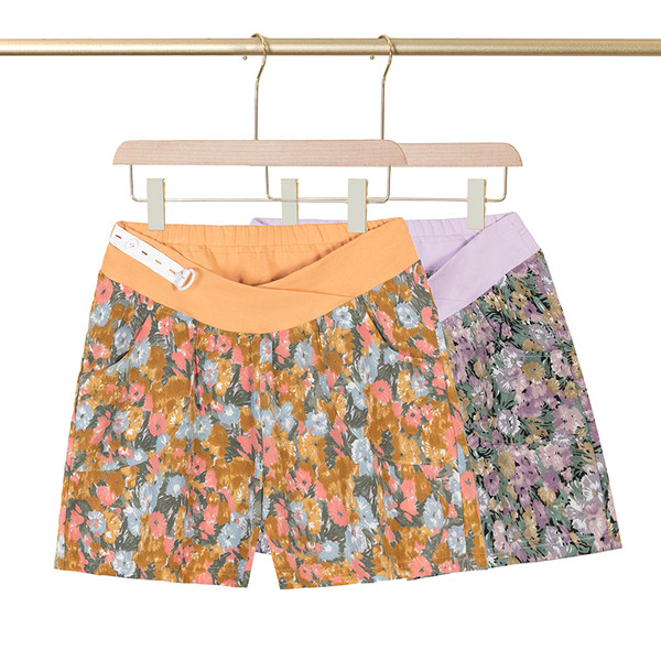 Μοντέρνα σορτς για έγκυες γυναίκες με λουλουδάτο μοτίβο