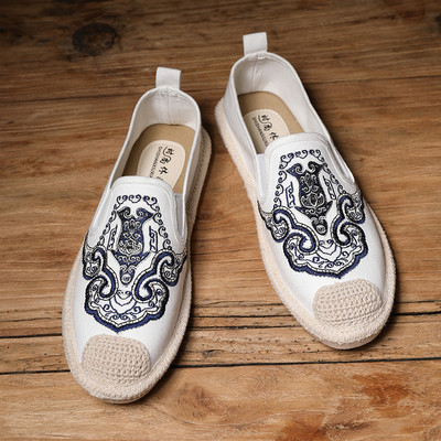 Férfi textil mokaszinok hímzéssel és hálóval