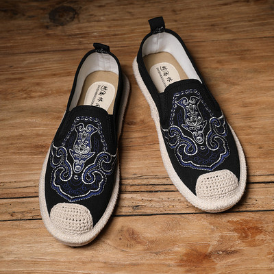 Férfi textil mokaszinok hímzéssel és hálóval