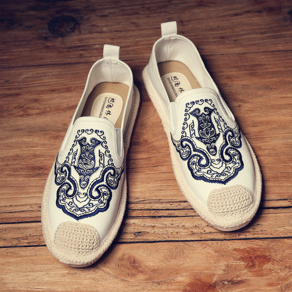 Férfi textil mokaszinok hímzéssel és hálóval