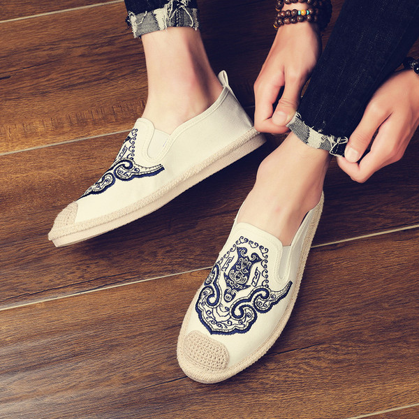 Férfi textil mokaszinok hímzéssel és hálóval