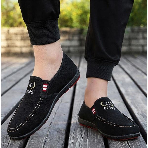 Kényelmes férfi mokaszin fekete és sötétkék színben