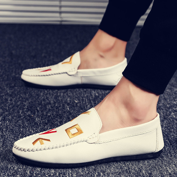 Ανδρικά έκο δερμάτινα μοκασίνια με κέντημα