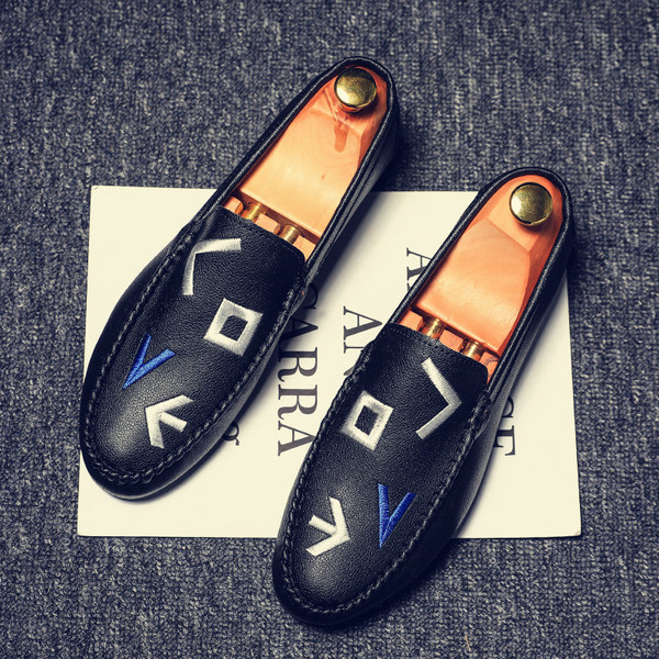 Ανδρικά έκο δερμάτινα μοκασίνια με κέντημα