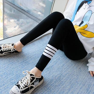 Valgete triipudega spordiretuusid rasedatele