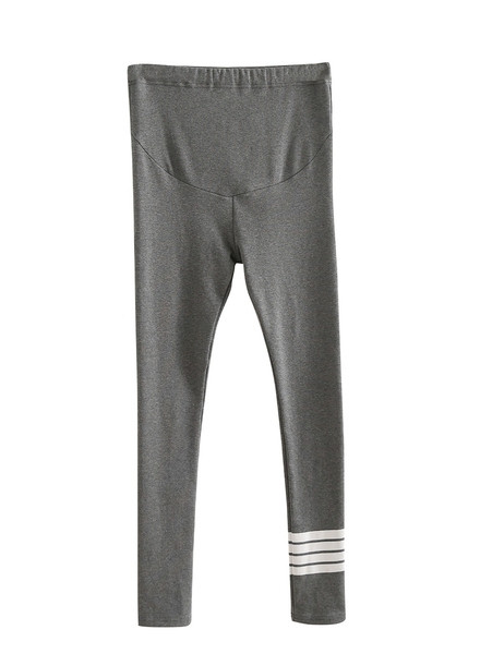 Valgete triipudega spordiretuusid rasedatele