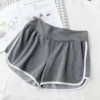 Állítható derékú rövidnadrág terhes nők számára