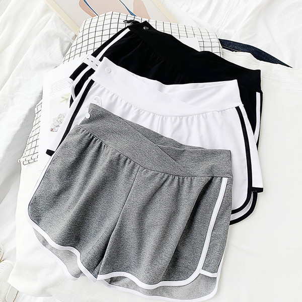 Állítható derékú rövidnadrág terhes nők számára