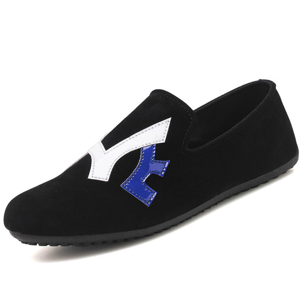 Ανδρικά μοκασίνια κατασκευασμένα από οικολογικό σουέτ και δερμάτινα στοιχεία