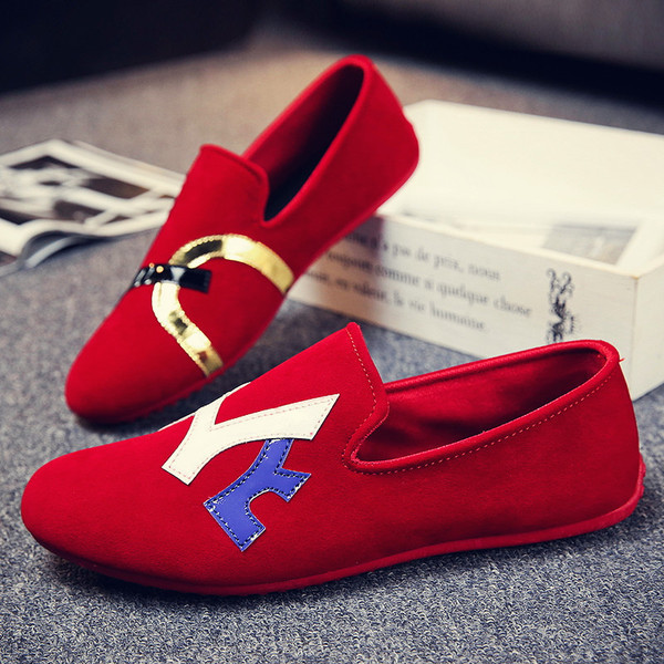 Ανδρικά μοκασίνια κατασκευασμένα από οικολογικό σουέτ και δερμάτινα στοιχεία