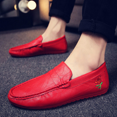 Férfi bőr mokaszin rózsa hímzéssel