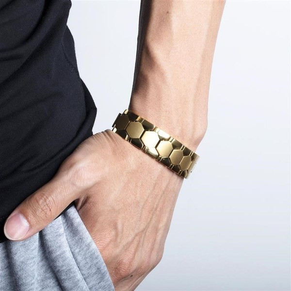 Moodne meeste metallist käevõru