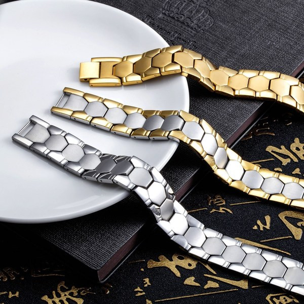 Moodne meeste metallist käevõru