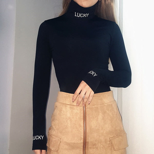 Γυναικείο μοντέρνο κορμάκι με μακριά μανίκια σε μαύρο χρώμα