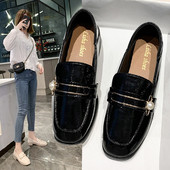 Aktuális női mokaszinok eco bőrből, gyöngyökkel