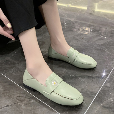 Γυναικείες μοκασίνια από οικολογικό δέρμα με κέντημα