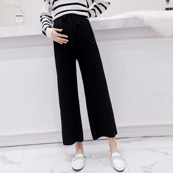 Μοντέρνο παντελόνι για έγκυες γυναίκες φαρδύ μοντέλο με μήκος 9/10 και δεσμούς στη μέση
