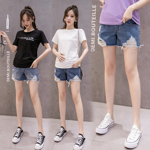 Μοντέρνα σορτς τζιν για έγκυες γυναίκες με σκισμένα μοτίβα