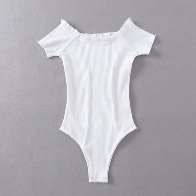 Női mindennapi test rövid ujjal és csupasz váll