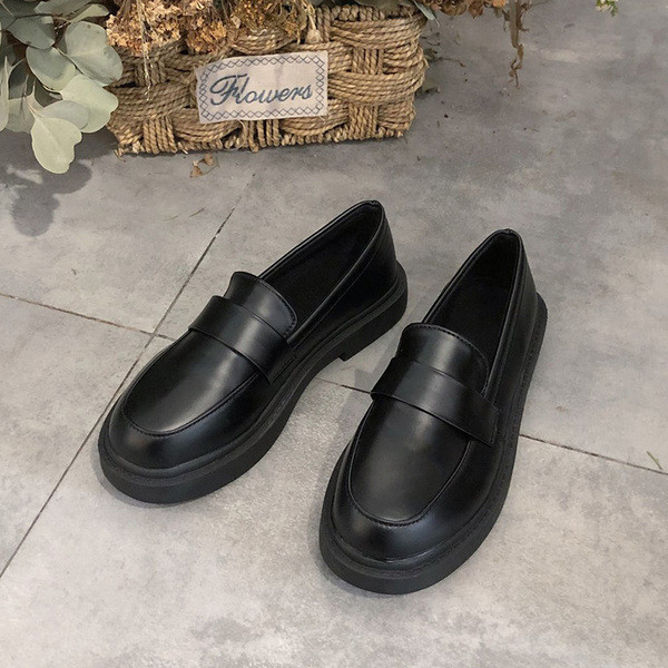 Naiste vabaaja mokassiinid lameda tallaga