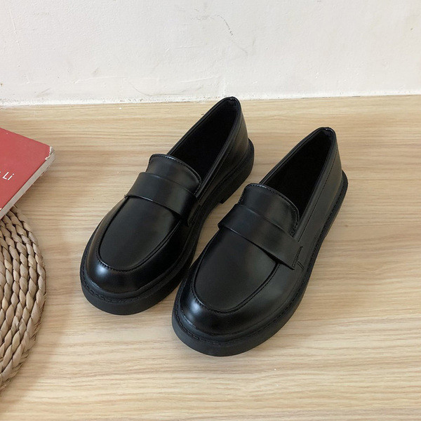 Naiste vabaaja mokassiinid lameda tallaga