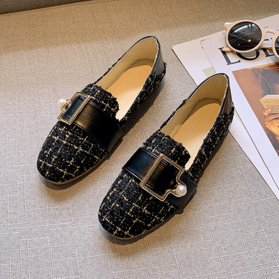 Σύγχρονα γυναικεία μοκασίνια με αγκράφα