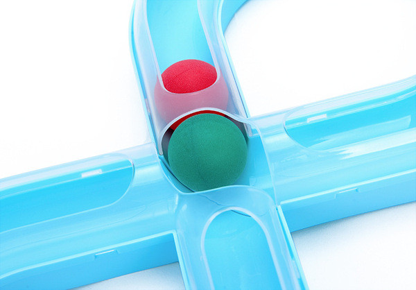 Mänguasi kassidele – pallidega tunnel