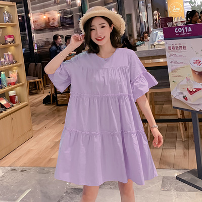 Alkalmi ruha terhes nőknek, széles modell rövid ujjal