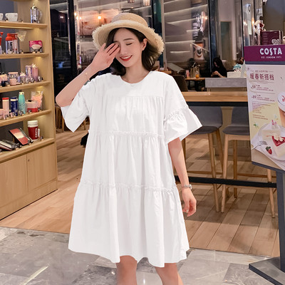 Alkalmi ruha terhes nőknek, széles modell rövid ujjal