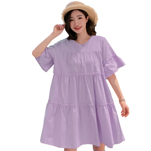 Alkalmi ruha terhes nőknek, széles modell rövid ujjal