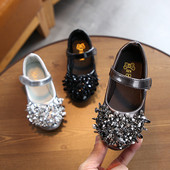 Modern gyerekcipő flitterekkel