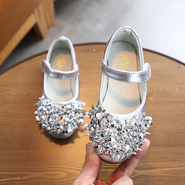 Modern gyerekcipő flitterekkel