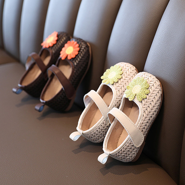 Παιδικά παπούτσια με λουλούδια και λουράκια βελκρό