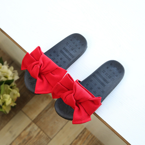 Alkalmi gyerekpapucs szalaggal