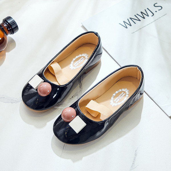 Modern gyerekcipő öko bőrből, 3D elemekkel