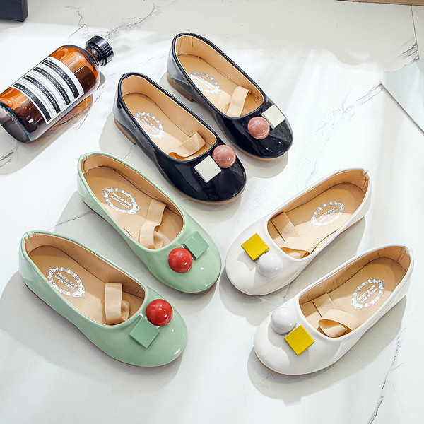 Modern gyerekcipő öko bőrből, 3D elemekkel