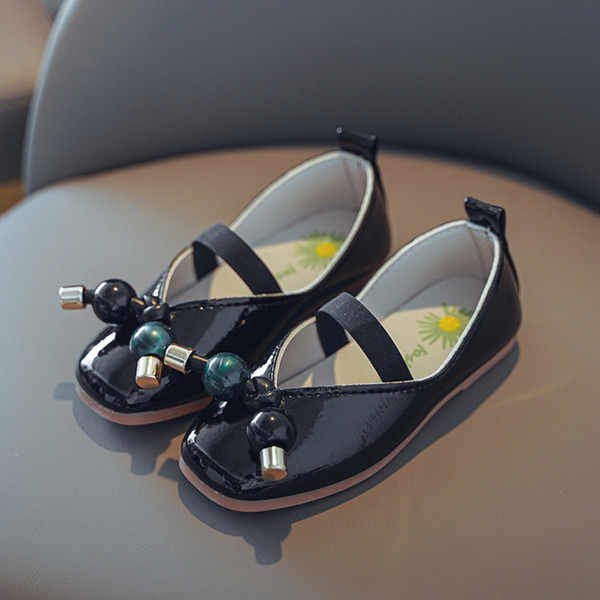 Öko bőrből készült, fűzős gyerekcipő új modellje