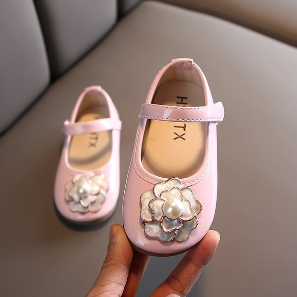 Patent gyerekcipő 3D virággal